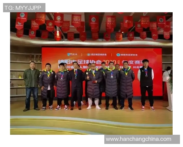 成都足球队在城市联赛中的耐力表现分析与点评